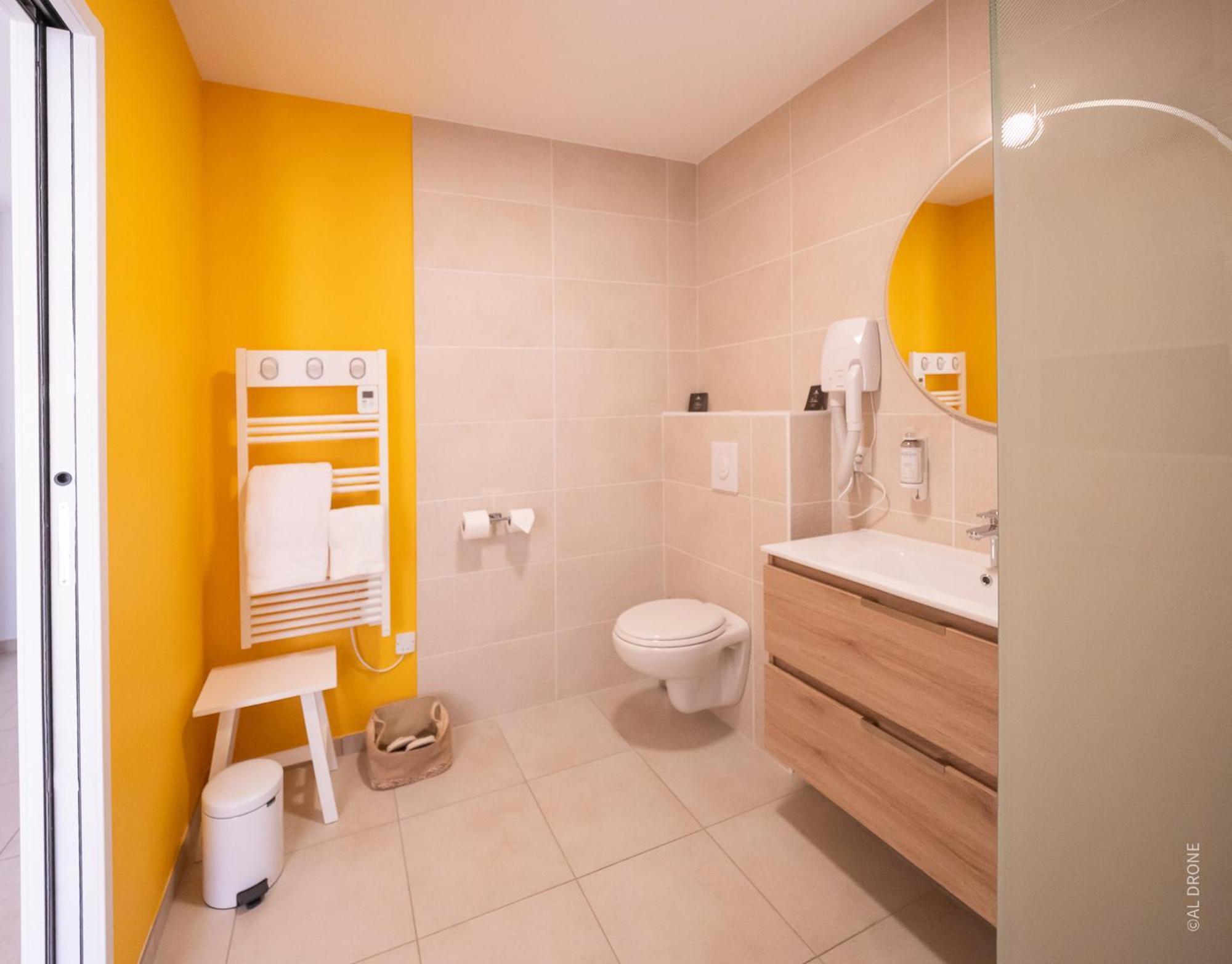 Le Maconnais Guest House Vinzelles Екстер'єр фото