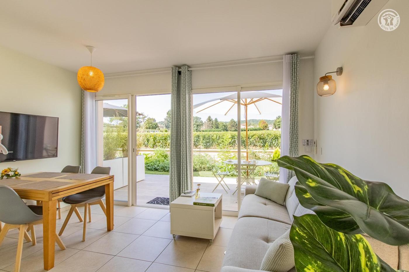 Le Maconnais Guest House Vinzelles Екстер'єр фото
